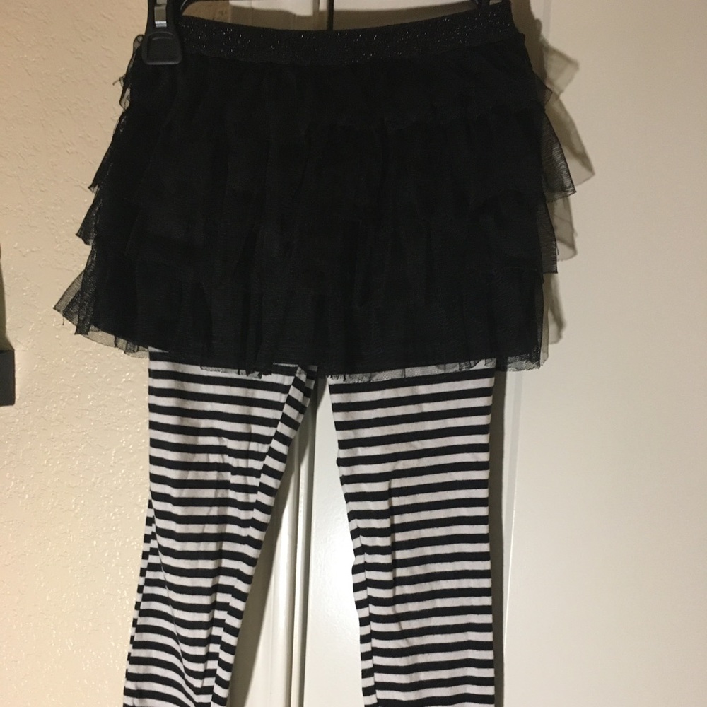 Kids skirt and leggings